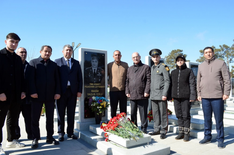 Şəhid həkimin xatirəsi yad edilib
