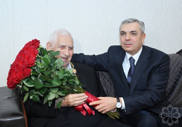 Nəriman Həsənzadəyə “Heydər Əliyev” ordeni təqdim edilib -