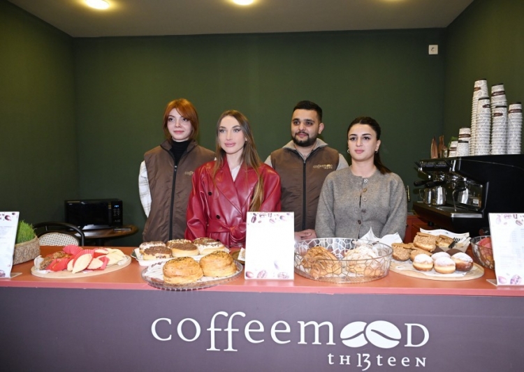 Alena Əliyeva Novruz yarmarkasını ziyarət edib -