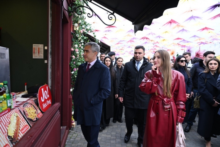 Alena Əliyeva Novruz yarmarkasını ziyarət edib -
