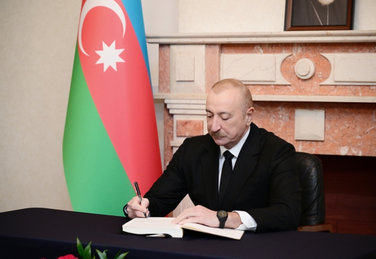 İlham Əliyev Gürcüstanın Azərbaycandakı səfirliyində olub -