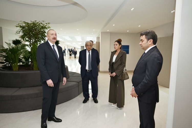 Prezident Milli Aviasiya Akademiyasında açılışda olub -