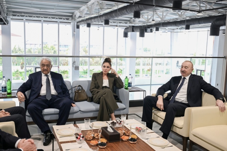 Prezident Milli Aviasiya Akademiyasında açılışda olub -