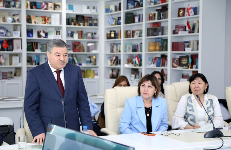 AMEA-da “Dünya hərb sənətinin Nadir şah zirvəsi” kitabının təqdimatı olub
