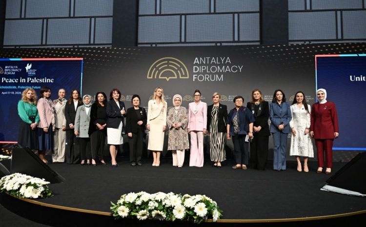 Mehriban Əliyeva Antalya Diplomatiya Forumu çərçivəsində paneldə iştirak edib