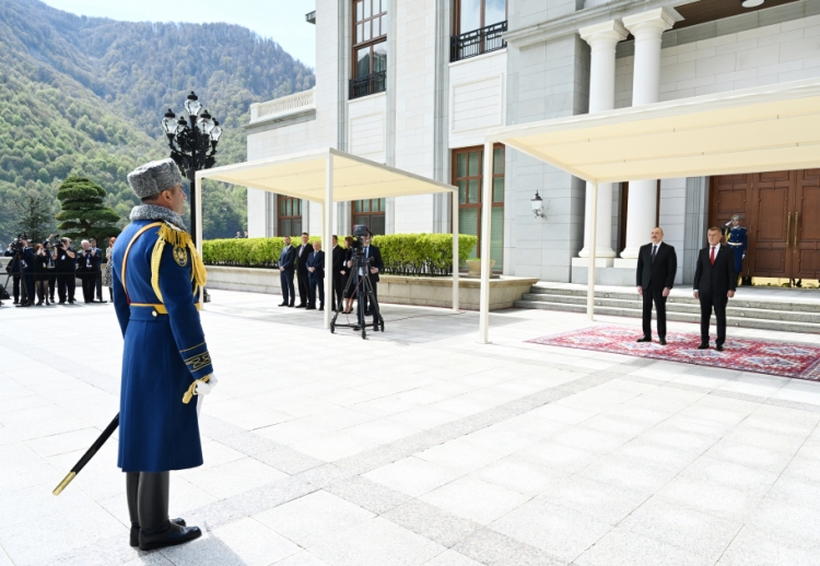 Qəbələdə Çexiyanın Baş nazirinin rəsmi qarşılanma mərasimi olub -