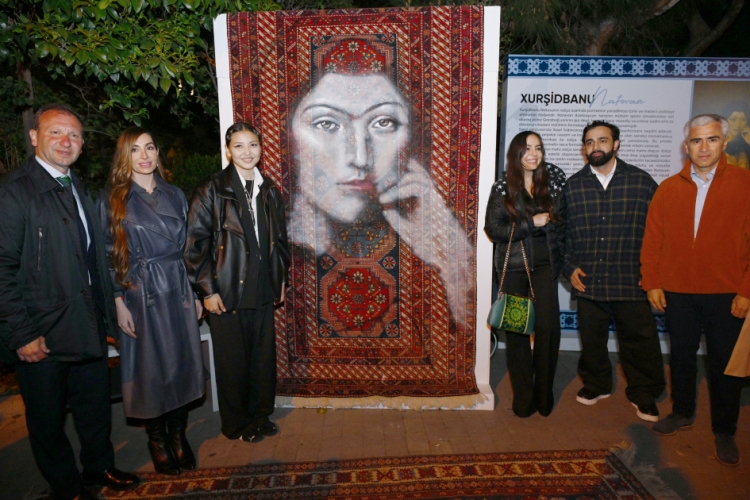 Leyla Əliyeva və Arzu Əliyeva Beynəlxalq Xalça Festivalını ziyarət ediblər -