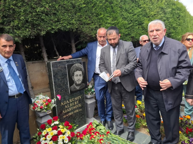 Albert Aqarunovun xatirəsi anılıb