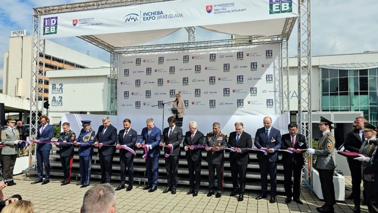 Zakir Həsənov Slovakiyada "IDEB 2026" sərgisində iştirak edib