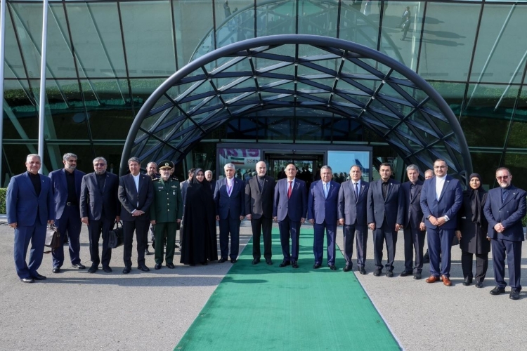 İran Parlamentinin sədri Bakıya gəlib
