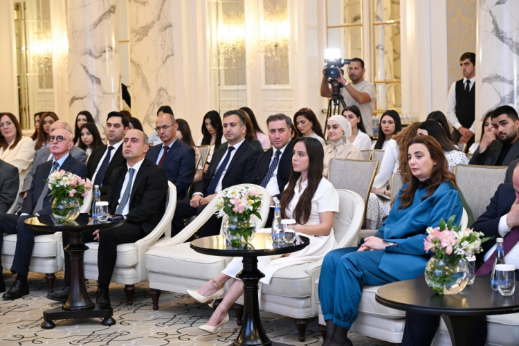 “Qızların təhsilinə dəstək” layihəsinin II Məzun Günü keçirilib