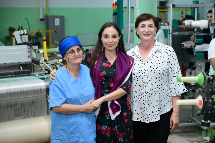 Leyla Əliyeva “Azəripək” ASC-nin fəaliyyəti ilə tanış olub