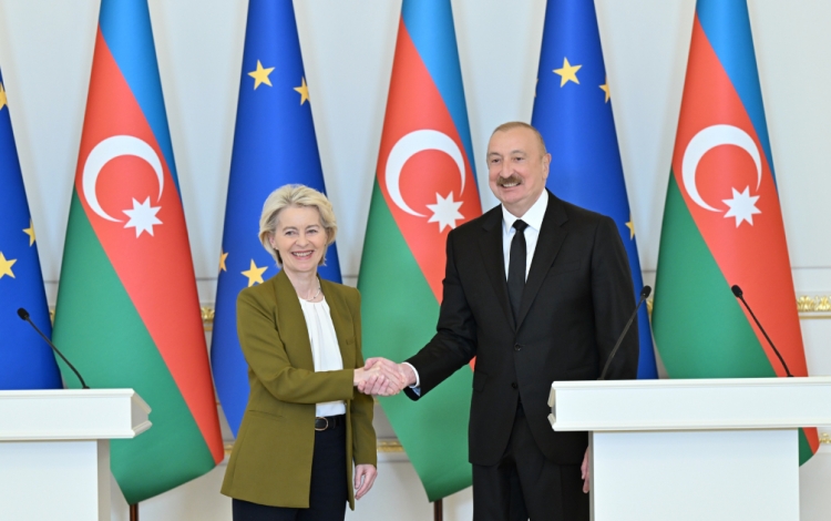 İlham Əliyev və Ursula Fon der Lyayen mətbuata bəyanatlarla çıxış ediblər
