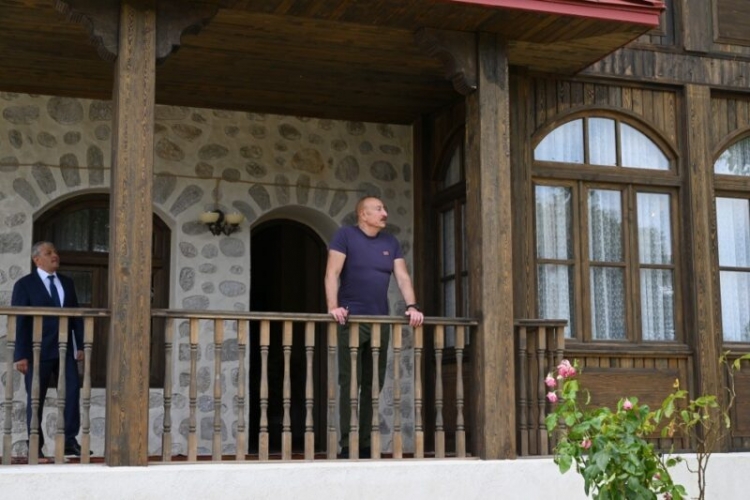 Prezident Şuşada -