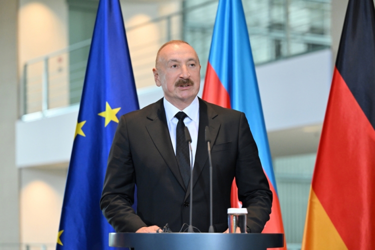 İlham Əliyev və Fridrix Merts mətbuata bəyanatlarla çıxış ediblər