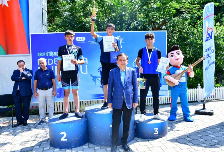 Qazaxda velosiped yarışı keçirilib